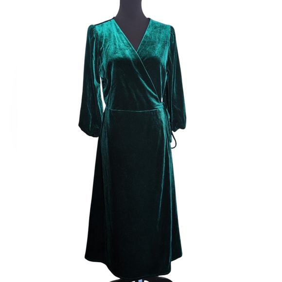 Baltic Born Dresses & Skirts - Baltic Born Deep Green Velvet Dress